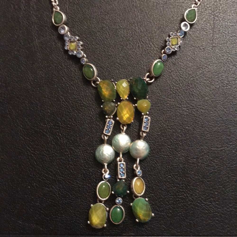 Victoria Green 3 Drop necklace w/ matching earrings